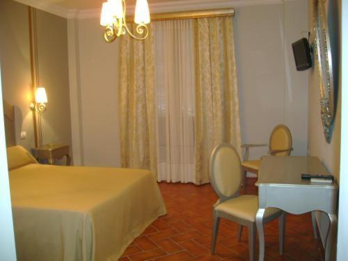 Santa Cruz Hotell Los Palacios Y Villafranca Exteriör bild